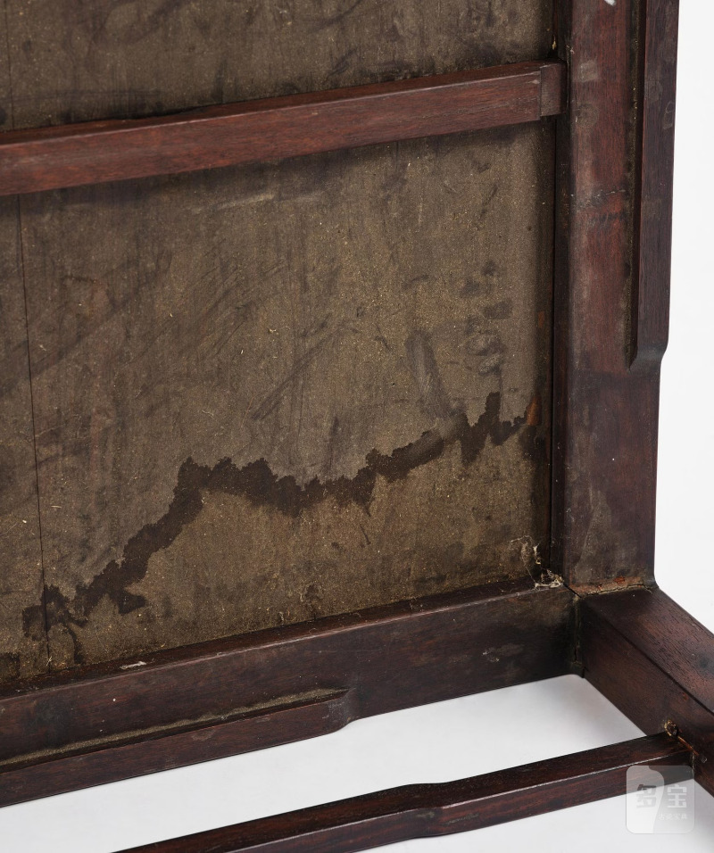 A hardwood table, - 图11